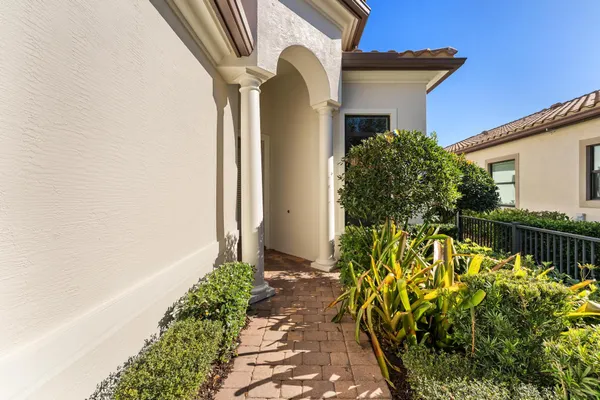 $3,800 | 241 Southeast Fascino Circle, Port St. Lucie, FL 34984