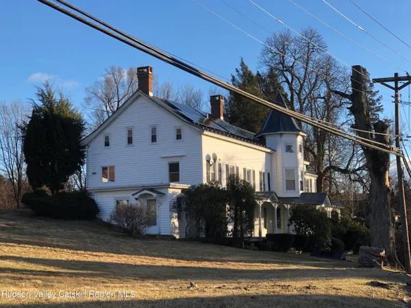 $2,600 | 42 Maple Avenue, Unit 2, Highland, NY 12528