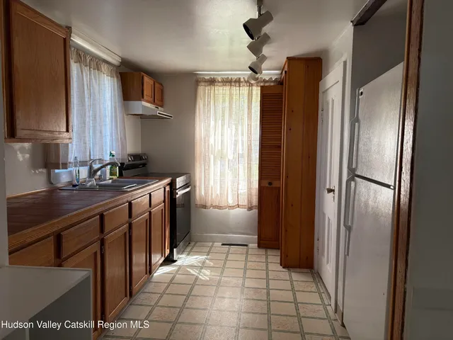 $2,600 | 42 Maple Avenue, Unit 2, Highland, NY 12528