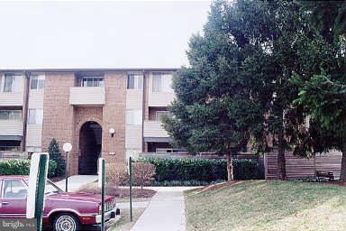 19307 Club House Road, Unit 101 Gaithersburg, MD 20886 - Photo 1 of 8 Exterior (Main)