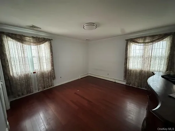 $769,000 | 173 Davenport Street, Lindenhurst, NY 11757