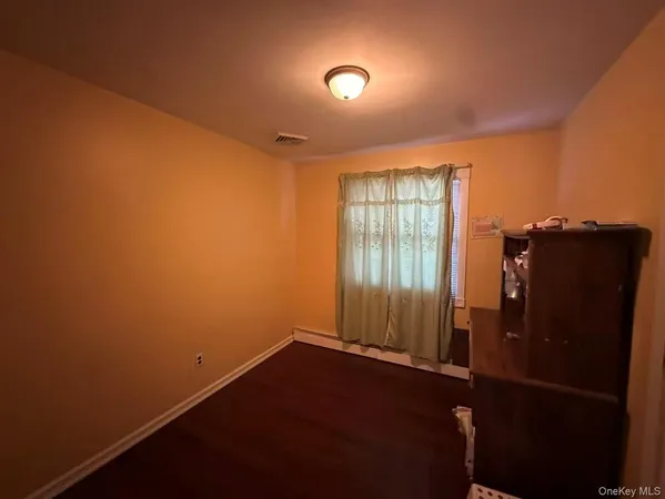 $769,000 | 173 Davenport Street, Lindenhurst, NY 11757