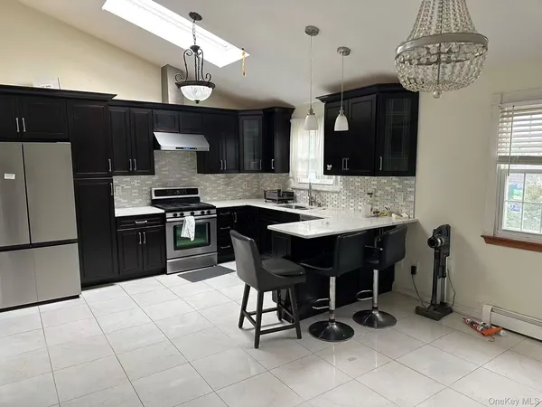 $769,000 | 173 Davenport Street, Lindenhurst, NY 11757