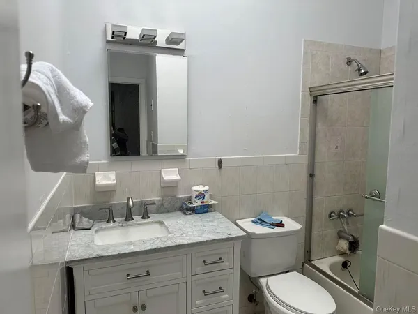 $769,000 | 173 Davenport Street, Lindenhurst, NY 11757