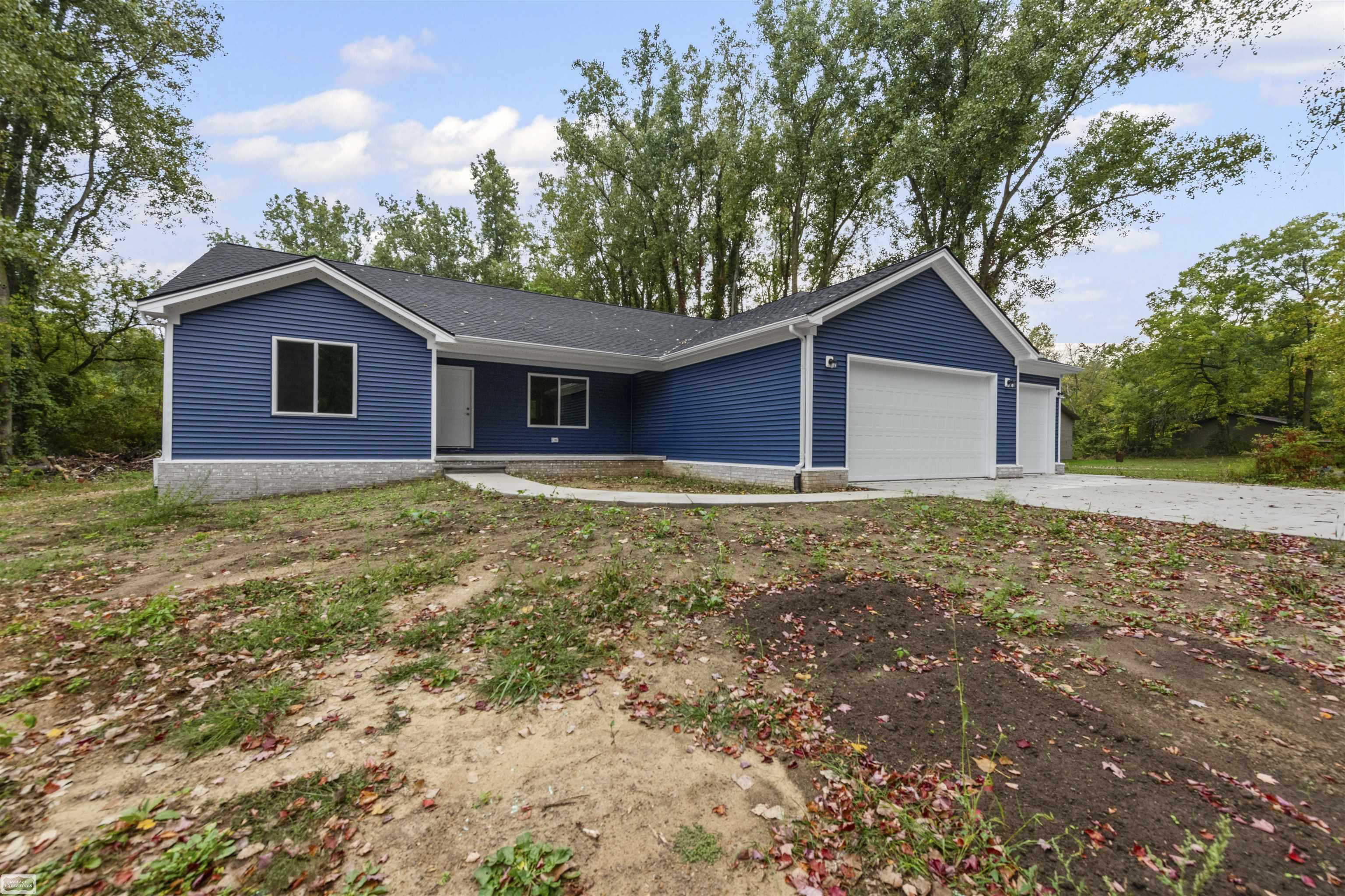 3363 Carrigan Road Fort Gratiot, MI 48059 - Photo 42 of 42 50189144-a9f5f342-7edf-415c-ac70-6cc2b3a433ae.JPG