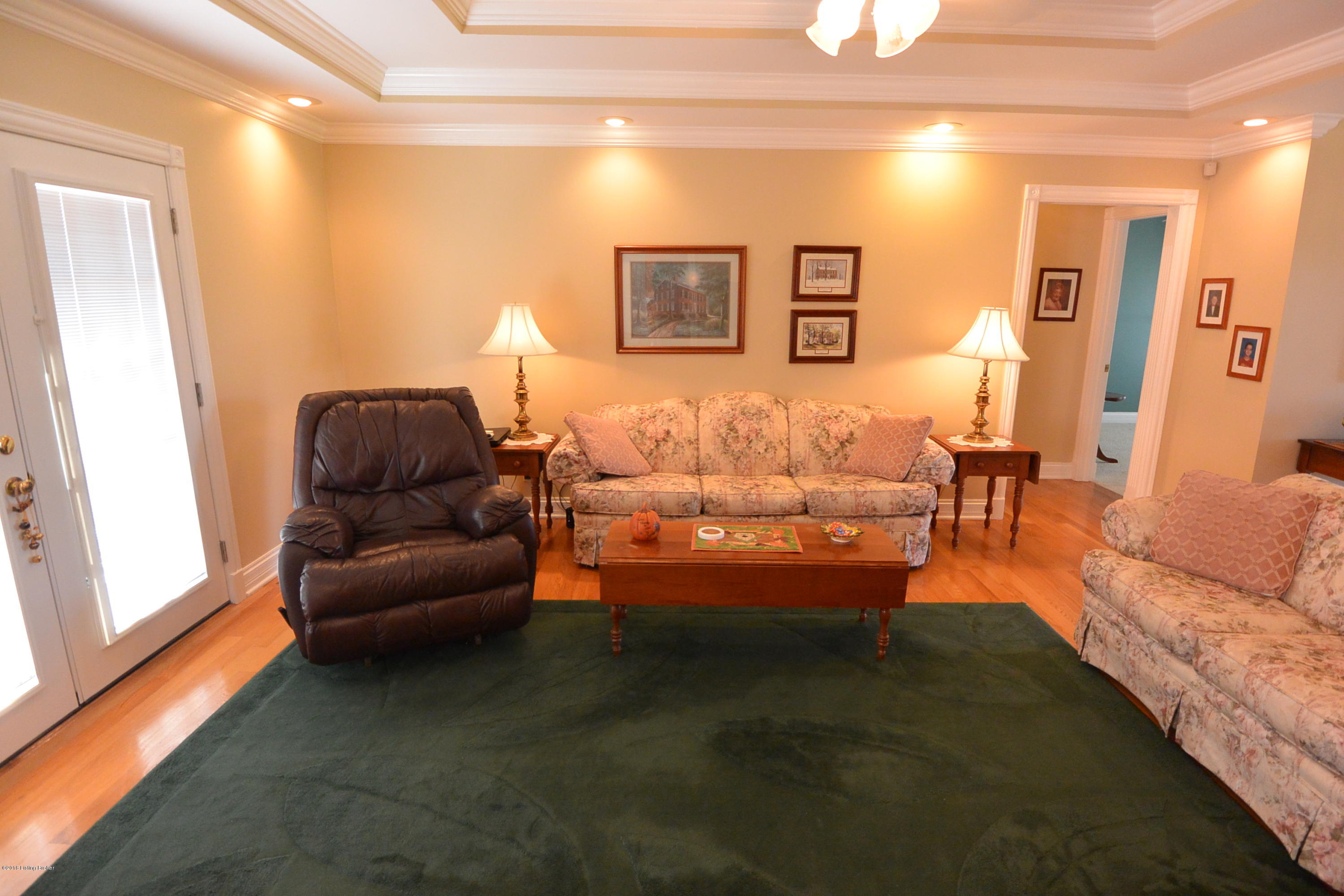 9975 Bloomfield Road Bloomfield, KY 40008 - Photo 5 of 49 Living Room (2)