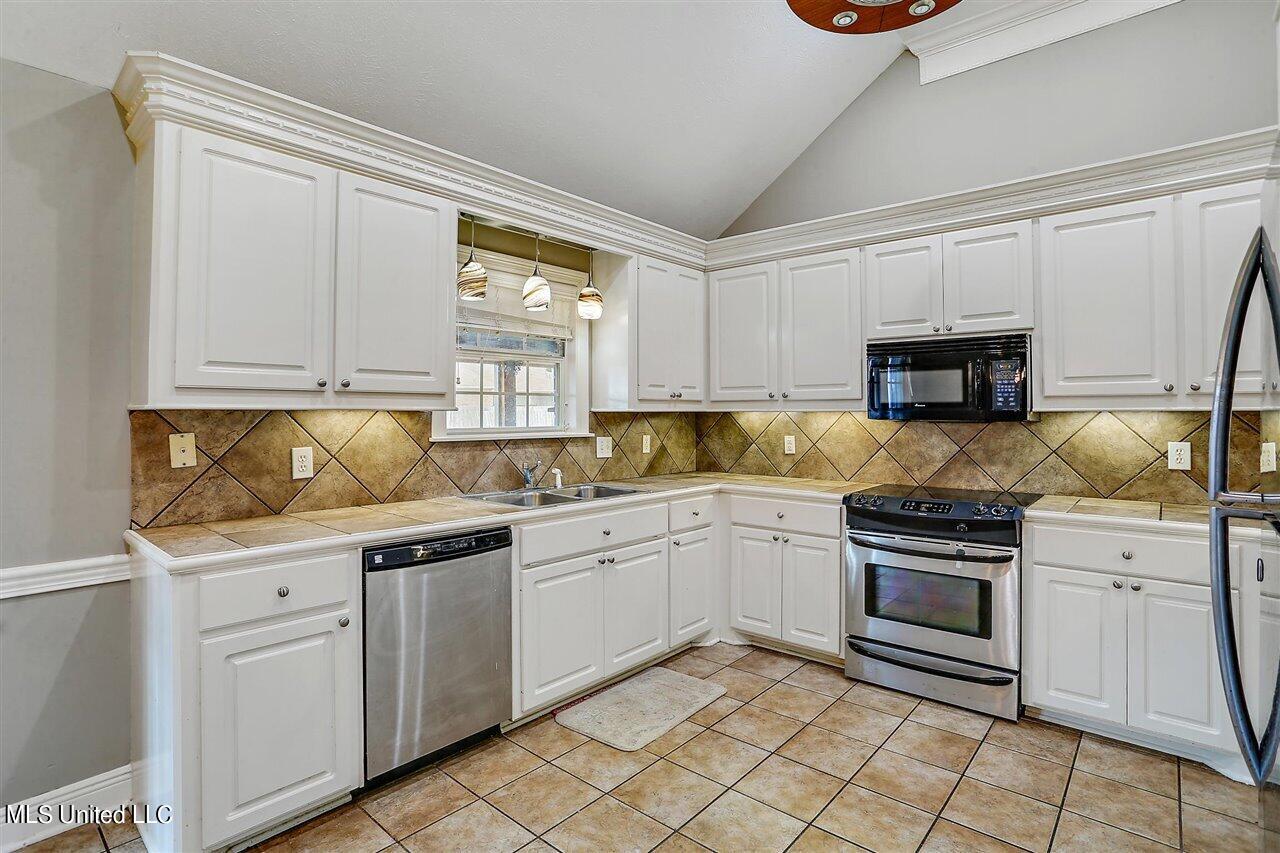 388 Kings Ridge Circle Brandon, MS 39047 - Photo 8 of 27 08-388 Kings Ridge Cir