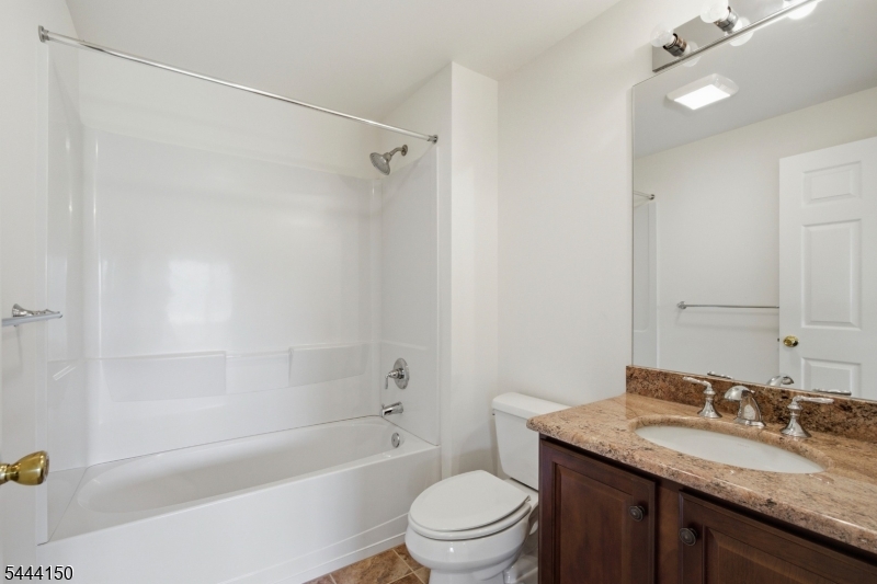 98 Tarrington Road Hamburg, NJ 07419 - Photo 16 of 40