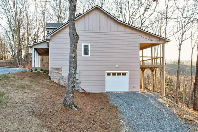 $729,900 | 23 Green Cabin Way, Talking Rock, GA 30175