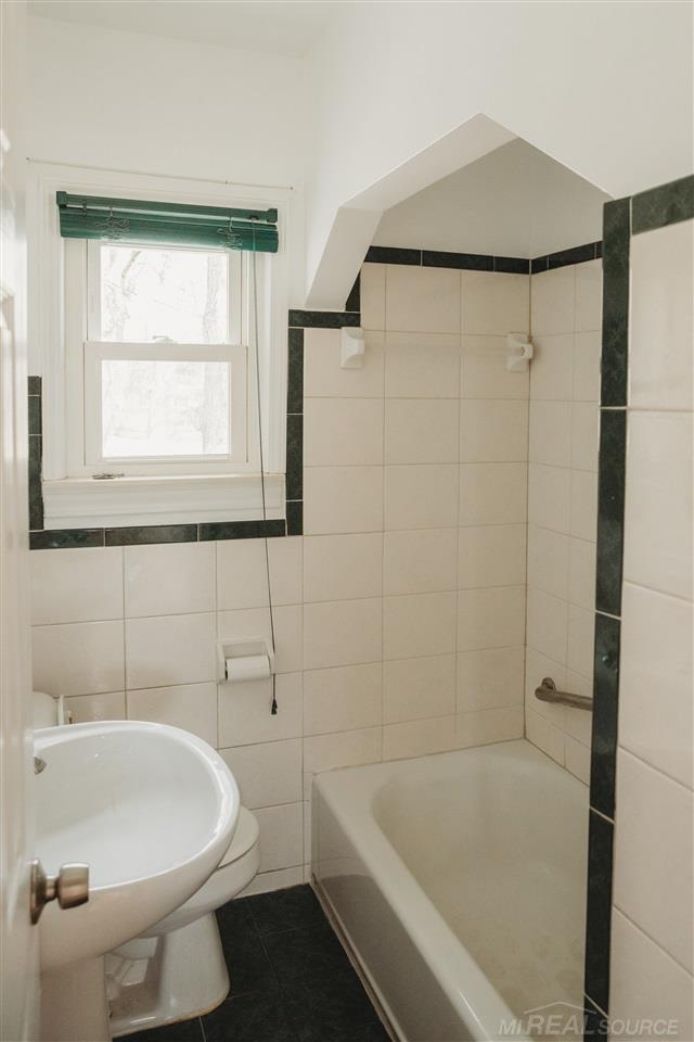 2363 East Maple Road Troy, MI 48083 - Photo 10 of 31
