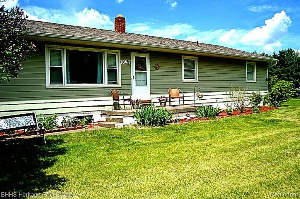 1847 North Hacker Road Howell, MI 48843 - Photo 2 of 27