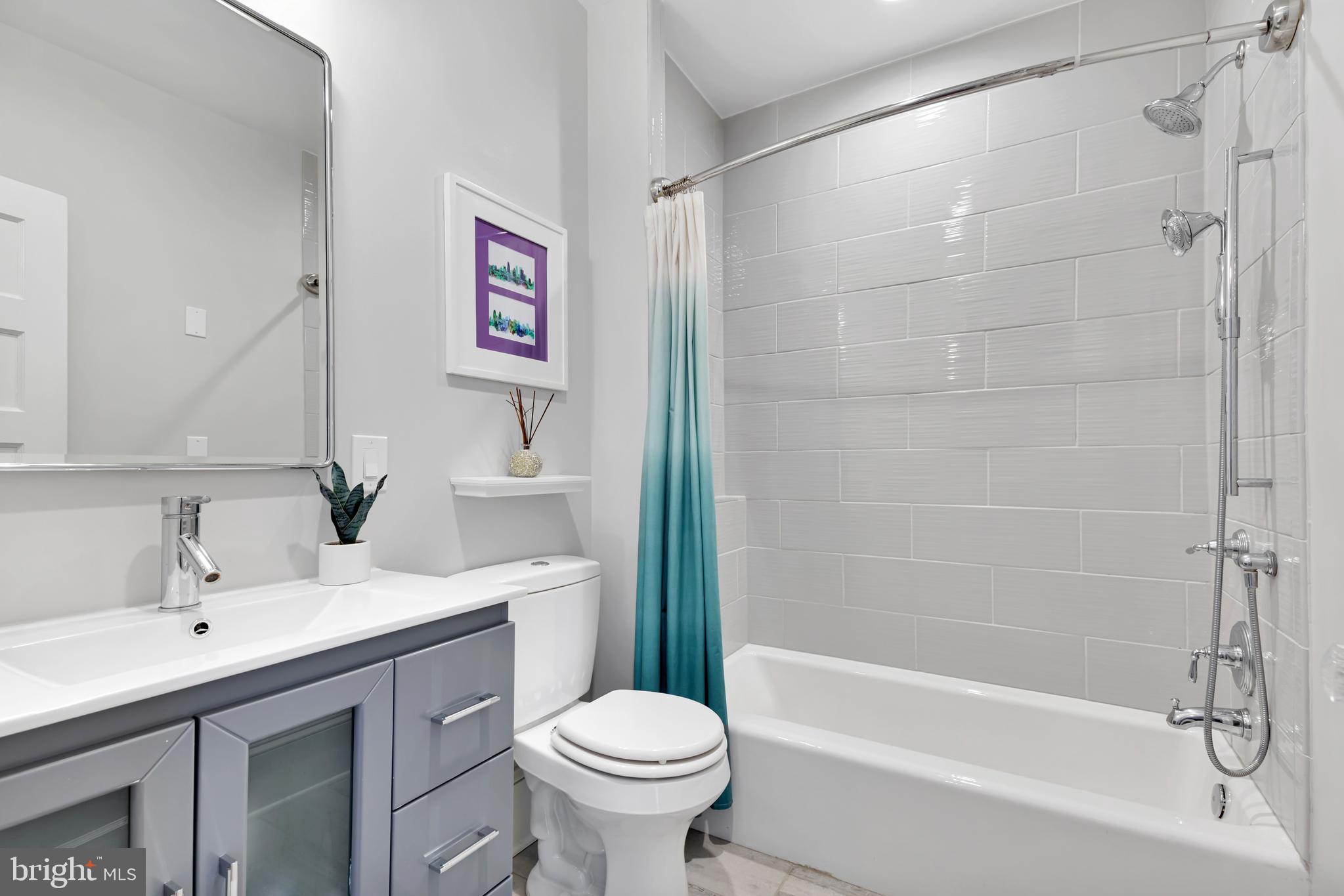 4123 7th Street Northwest Washington, DC 20011 - Photo 16 of 25 Full guest bath upstairs