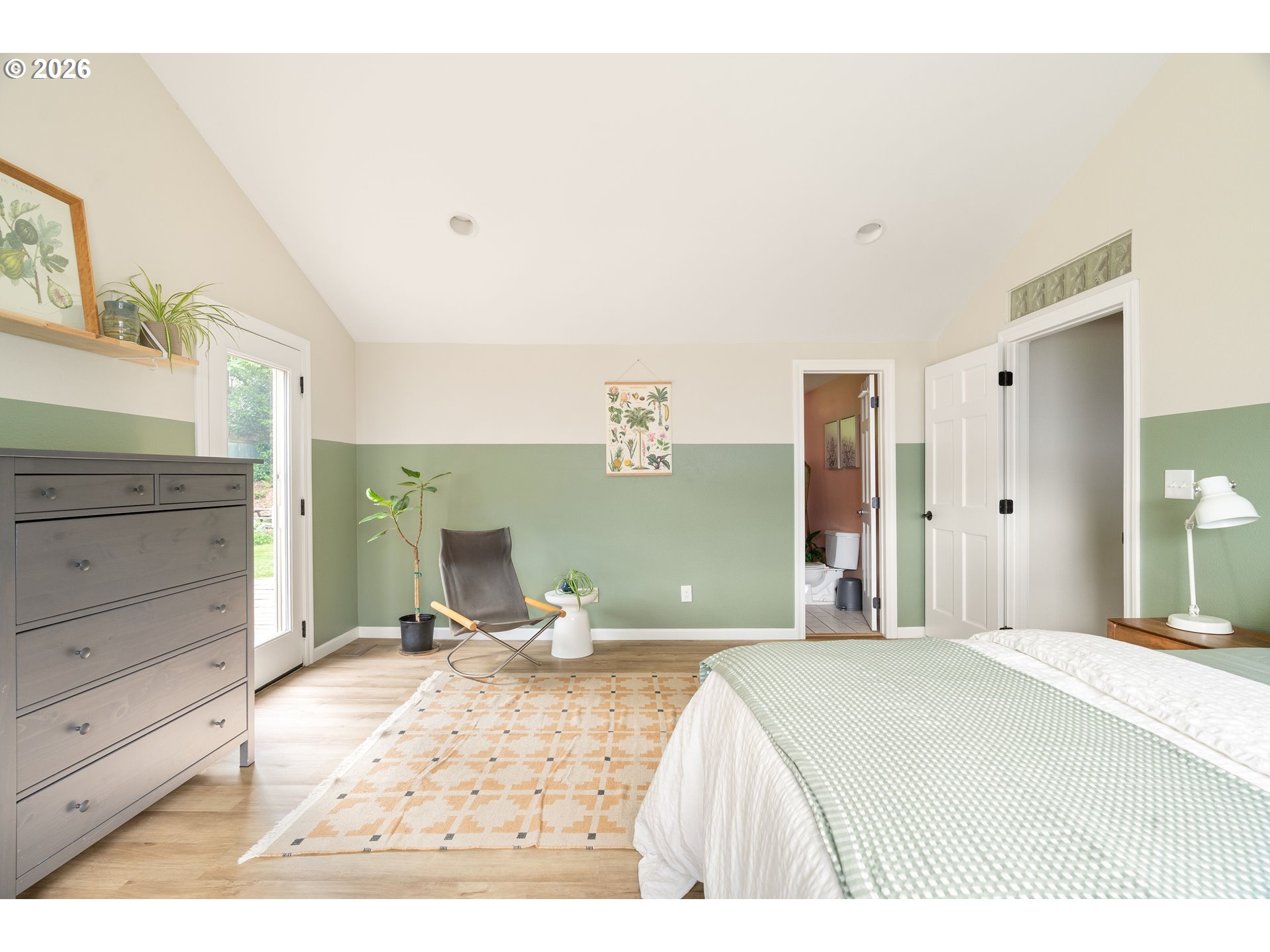 5010 Southwest Maplewood Road Portland, OR 97219 - Photo 21 of 36