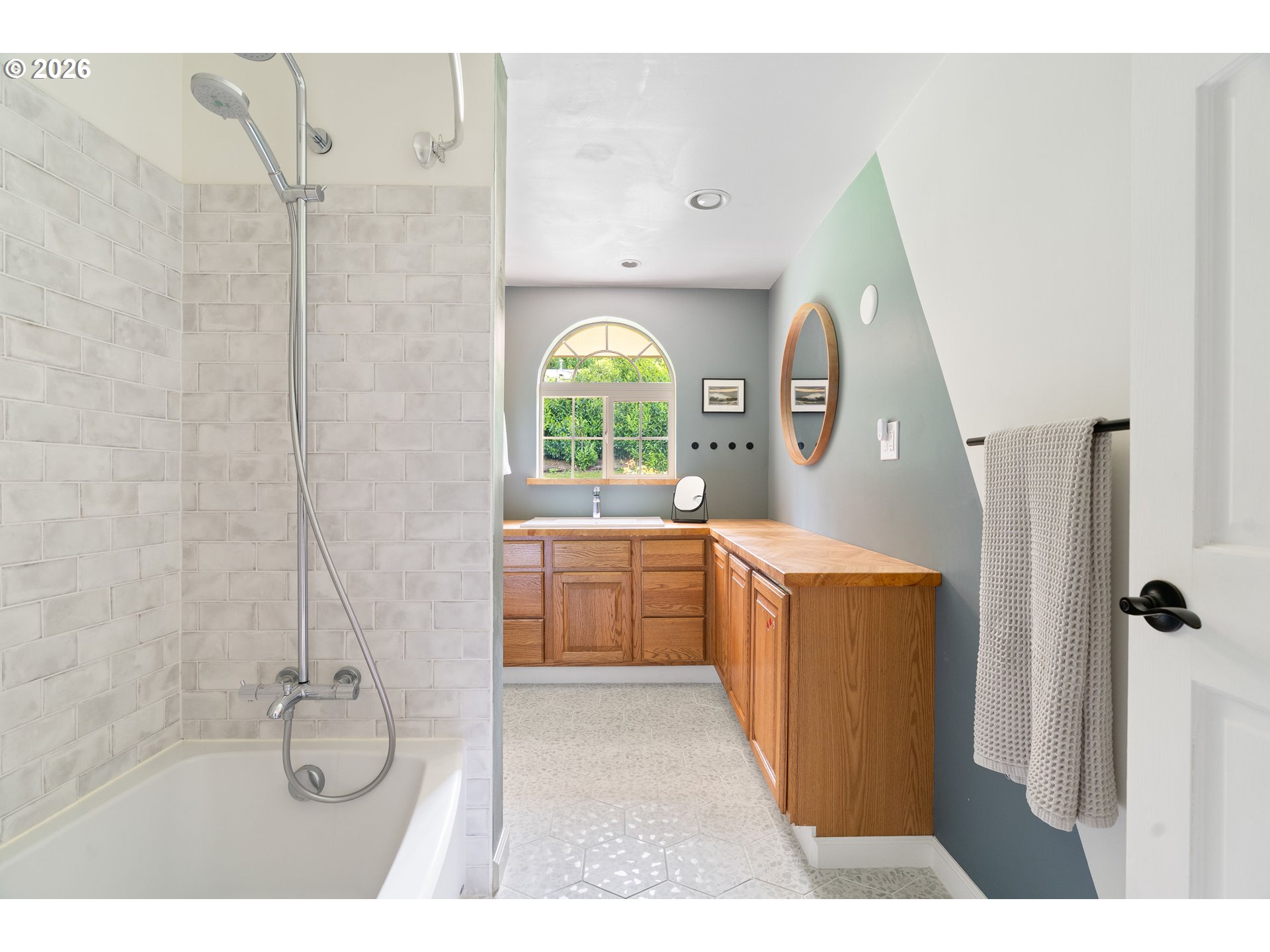 5010 Southwest Maplewood Road Portland, OR 97219 - Photo 26 of 36