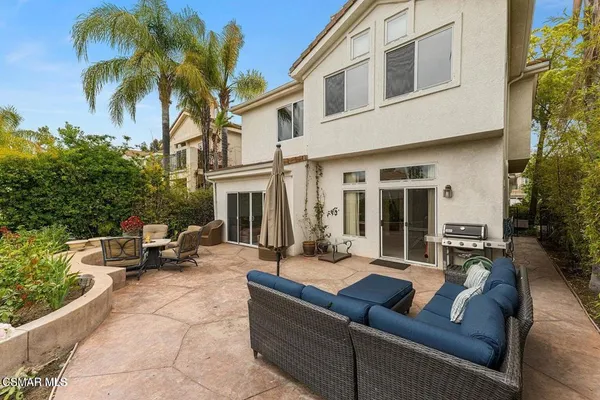 $7,960 | 22521 Blueridge Court, Calabasas, CA 91302