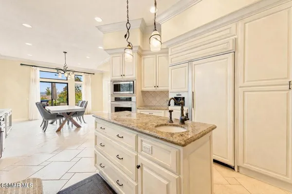 $7,960 | 22521 Blueridge Court, Calabasas, CA 91302