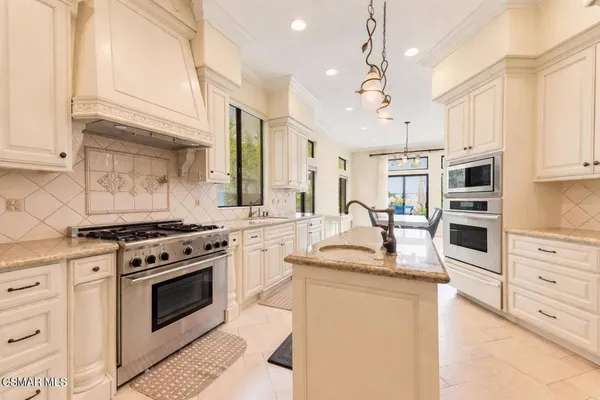 $7,960 | 22521 Blueridge Court, Calabasas, CA 91302