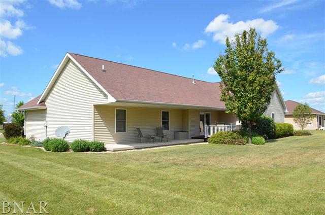 9743 North Ridge Circle Clinton, IL 61727 - Photo 2 of 22