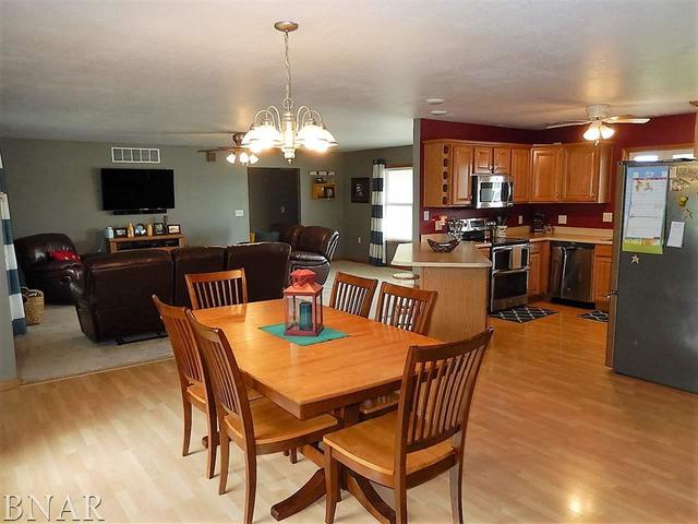 9743 North Ridge Circle Clinton, IL 61727 - Photo 9 of 22