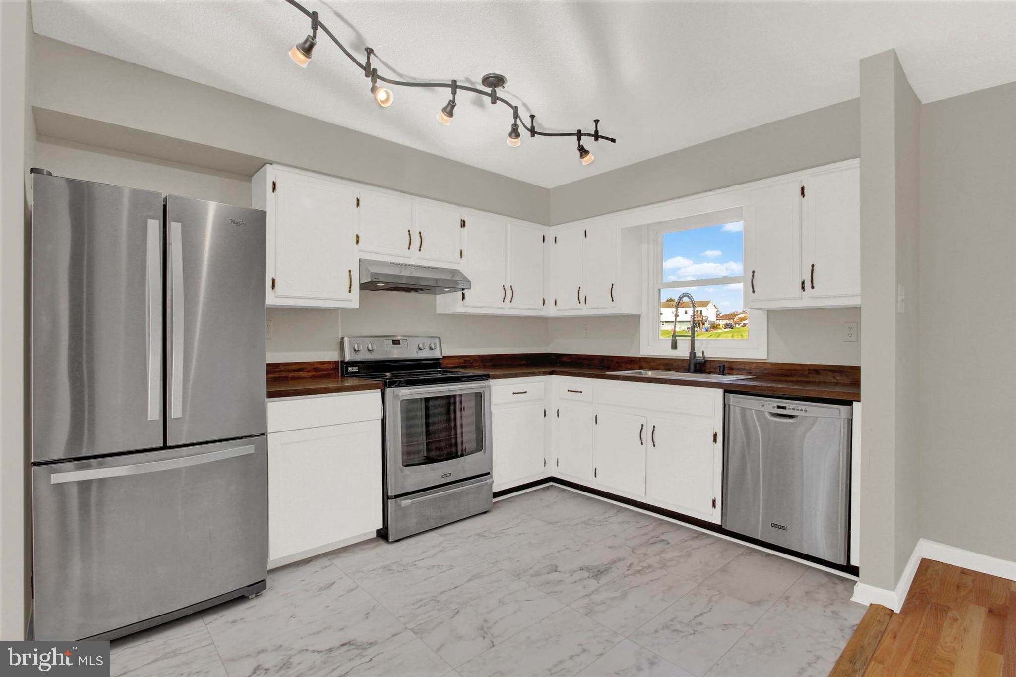 4276 Marlborough Road Dover, PA 17315 - Photo 9 of 27 Gallery Image 9