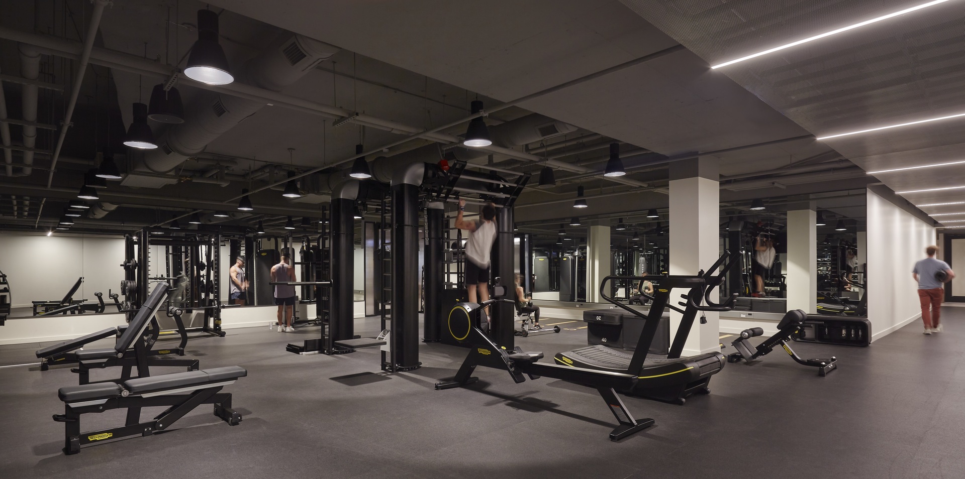 211 North Harbor Drive, Unit 1107 Chicago, IL 60601 - Photo 14 of 25 a view of a room with gym equipment