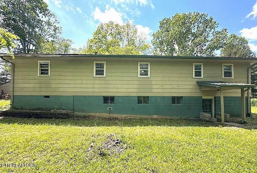 530 Boone Ridge Road Jamestown, TN 38556 - Photo 2 of 19 back1