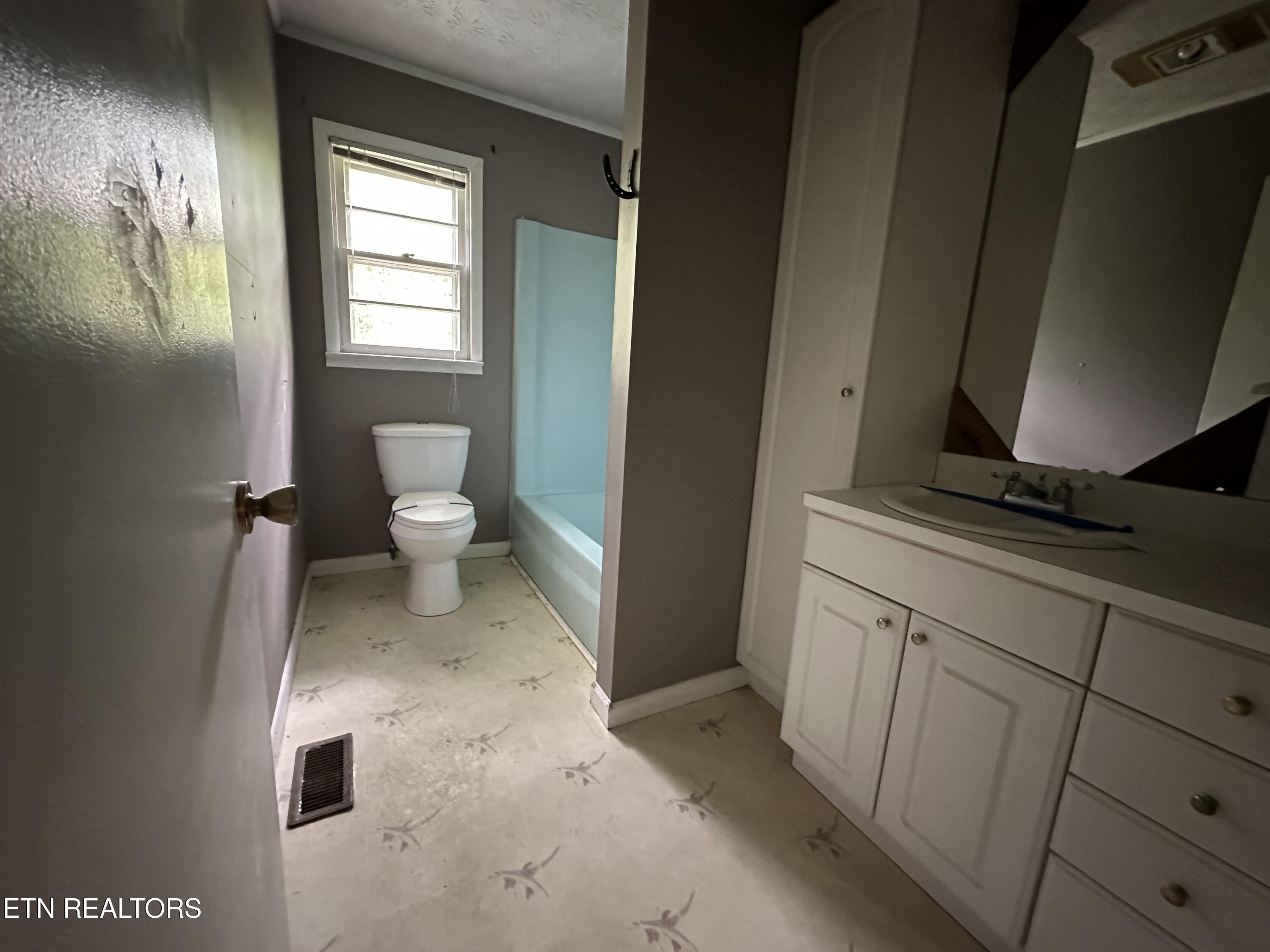 530 Boone Ridge Road Jamestown, TN 38556 - Photo 7 of 19 bathroom