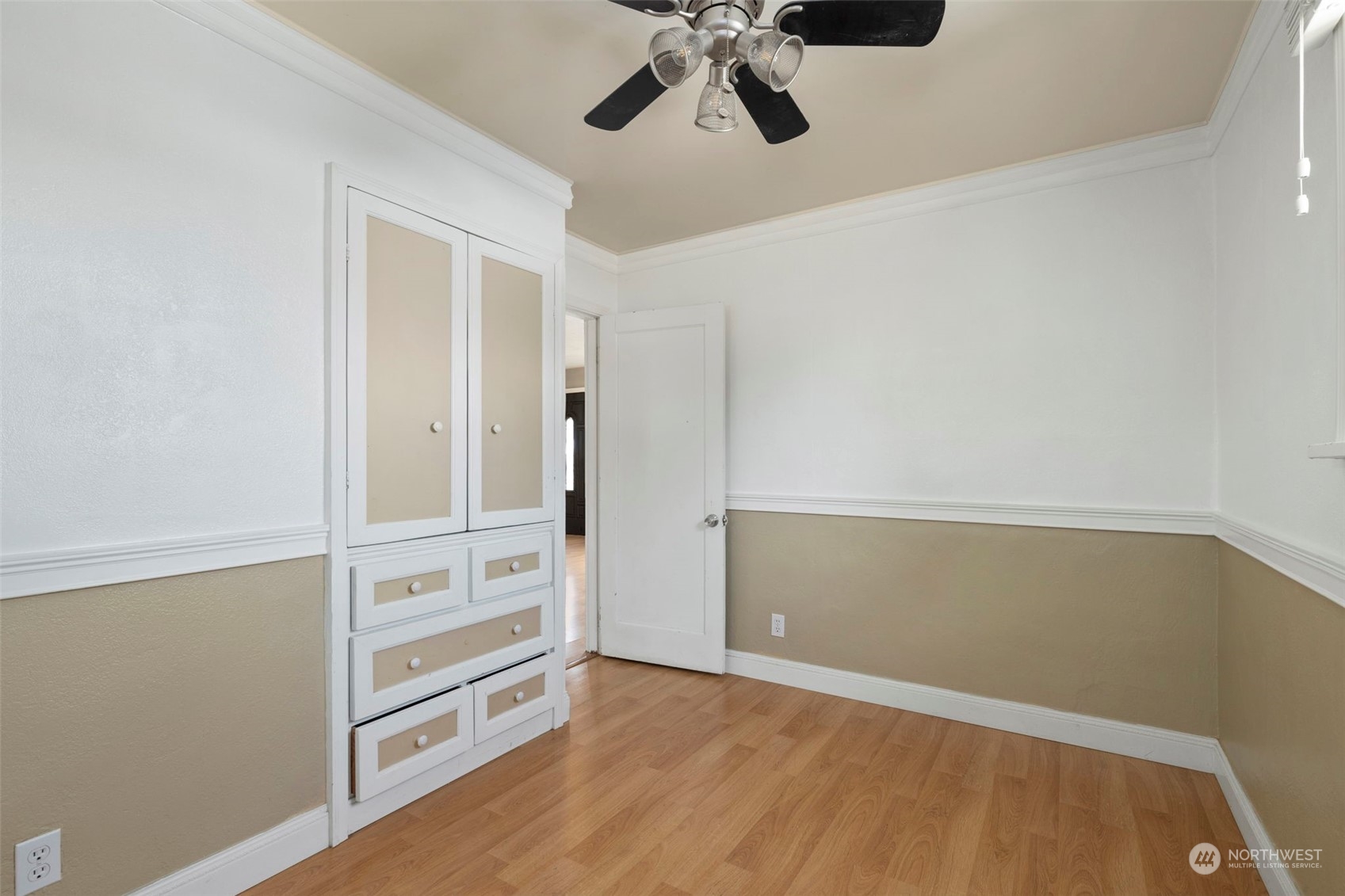 2042 East 18th Street Bremerton, WA 98310 - Photo 18 of 33