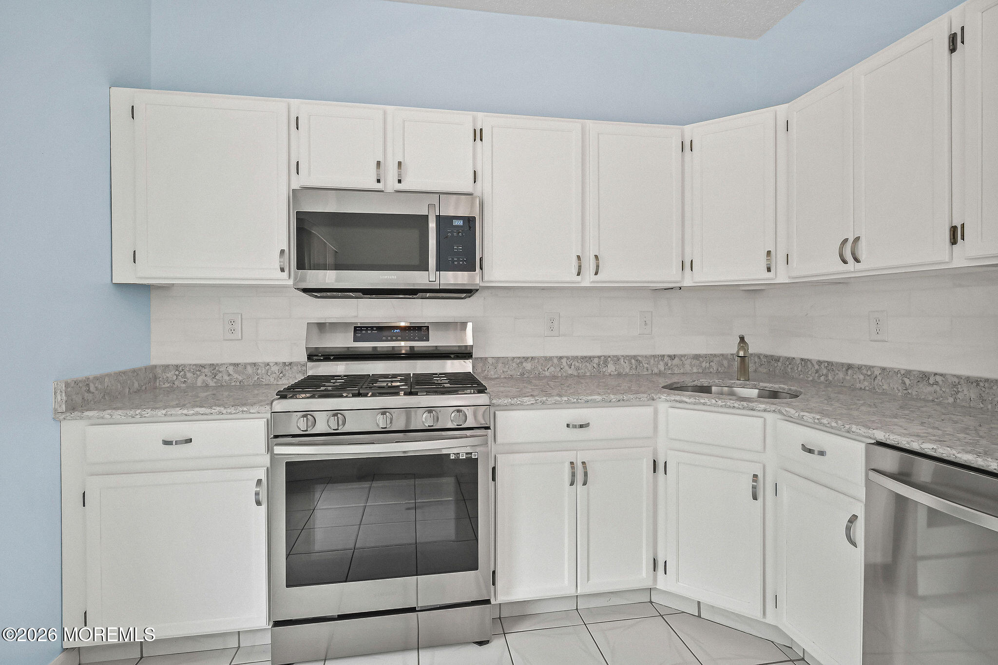 38 Azimuth Court, Unit 128 Holmdel, NJ 07733 - Photo 14 of 32 38_azimuth_ct_014