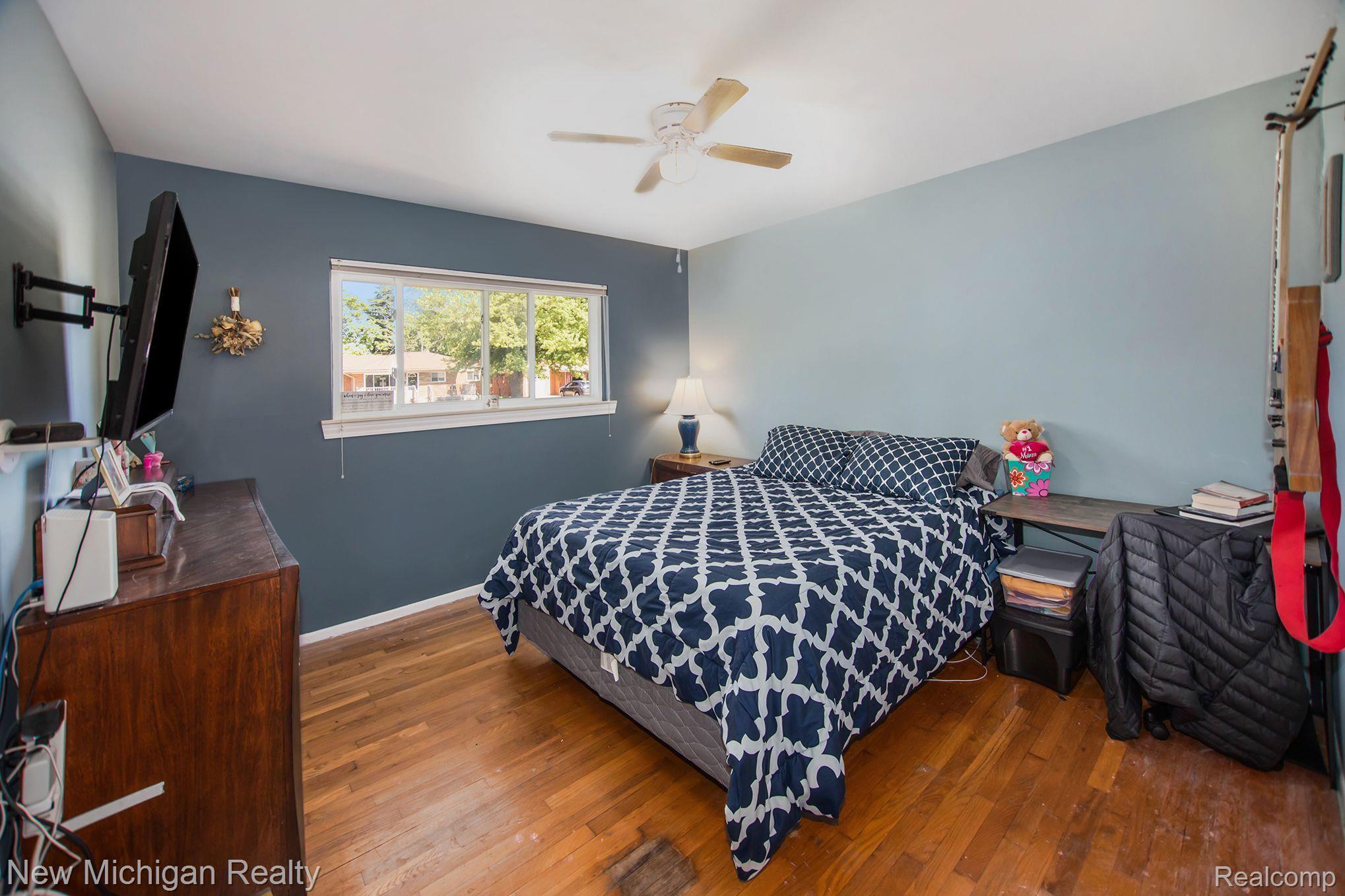 32309 Kelly Road Fraser, MI 48026 - Photo 16 of 21 Gallery Image 16