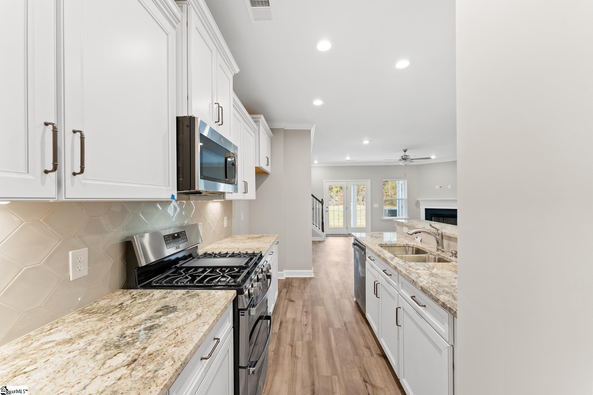 327 Nettle Lane Greenville, SC 29607 - Photo 5 of 36 Gallery Image 5