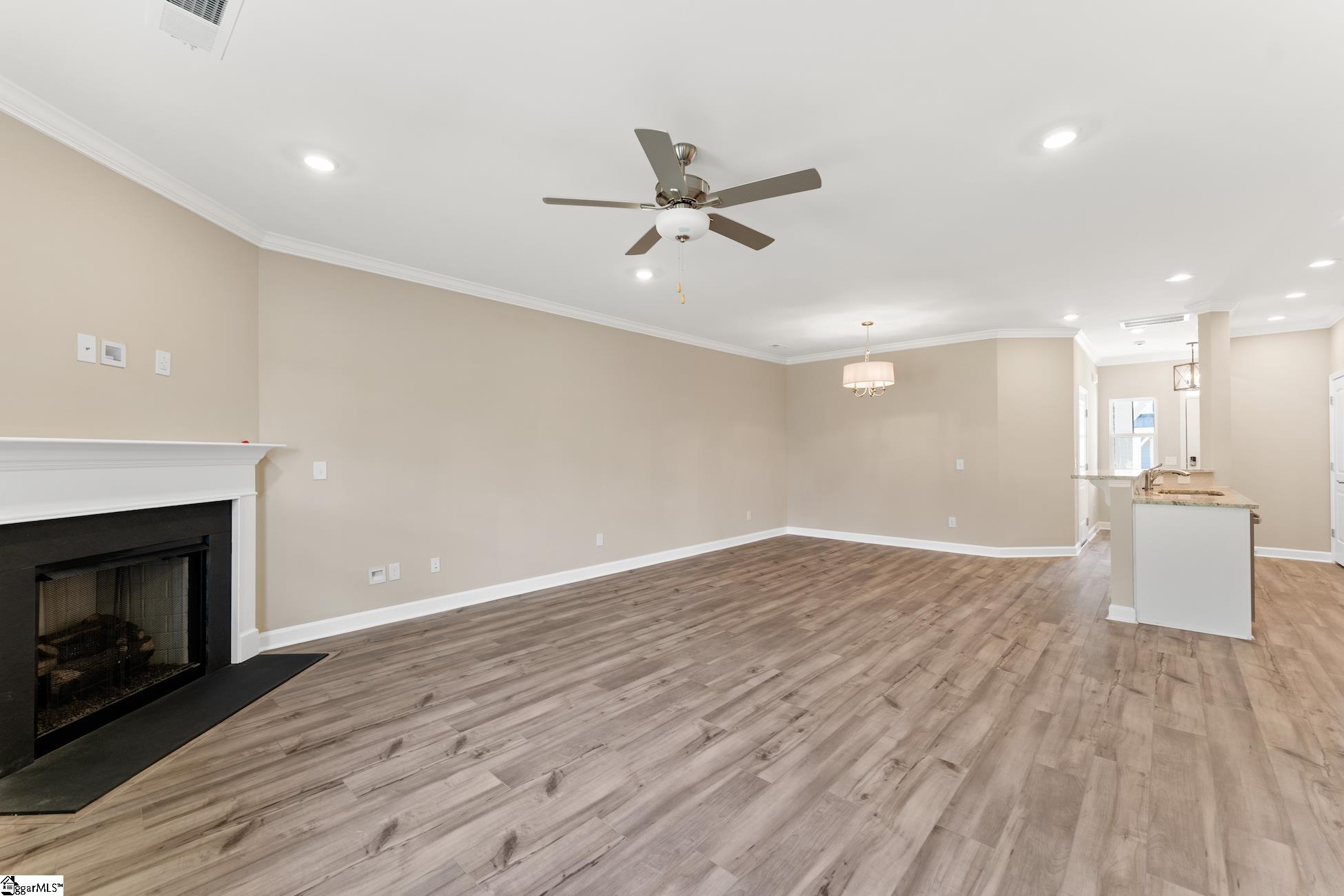 327 Nettle Lane Greenville, SC 29607 - Photo 10 of 36 Gallery Image 10