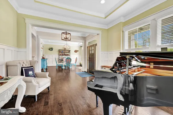 $1,990,000 | 504 Valley Drive Southeast, Vienna, VA 22180