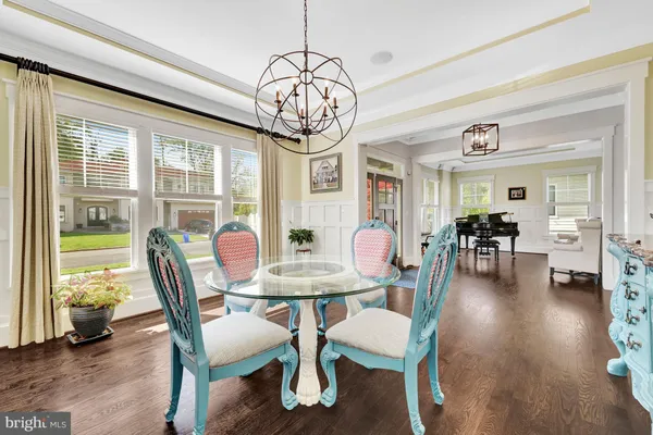 $1,990,000 | 504 Valley Drive Southeast, Vienna, VA 22180