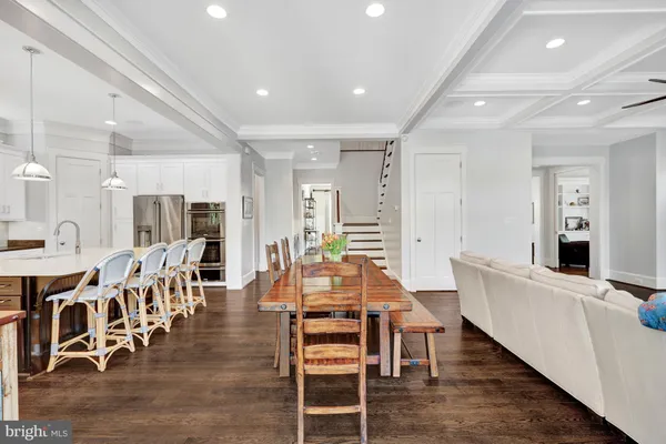 $1,990,000 | 504 Valley Drive Southeast, Vienna, VA 22180