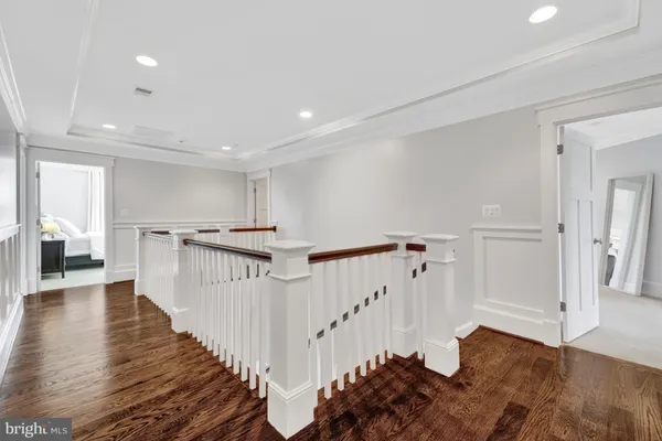 $1,990,000 | 504 Valley Drive Southeast, Vienna, VA 22180