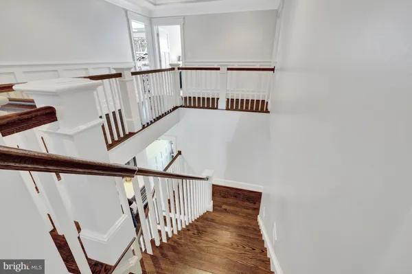 $1,990,000 | 504 Valley Drive Southeast, Vienna, VA 22180