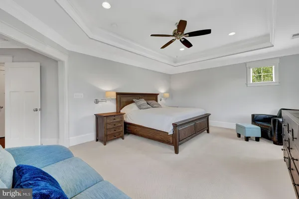 $1,990,000 | 504 Valley Drive Southeast, Vienna, VA 22180