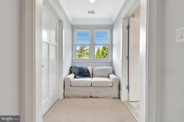 $1,990,000 | 504 Valley Drive Southeast, Vienna, VA 22180