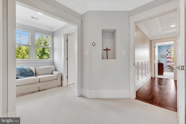 $1,990,000 | 504 Valley Drive Southeast, Vienna, VA 22180