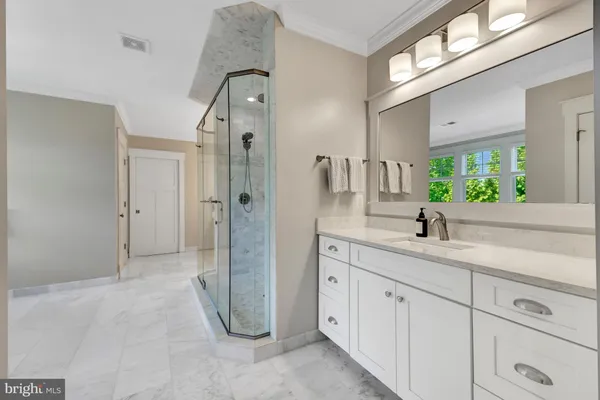 $1,990,000 | 504 Valley Drive Southeast, Vienna, VA 22180