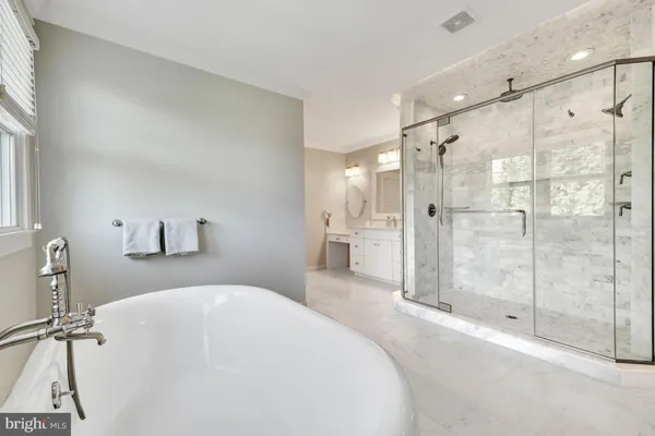 $1,990,000 | 504 Valley Drive Southeast, Vienna, VA 22180