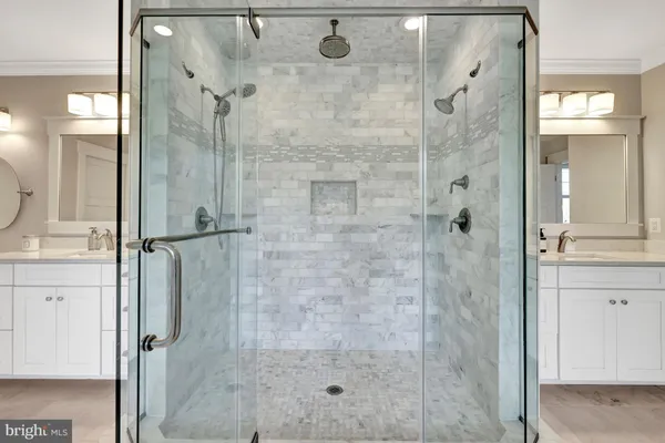 $1,990,000 | 504 Valley Drive Southeast, Vienna, VA 22180