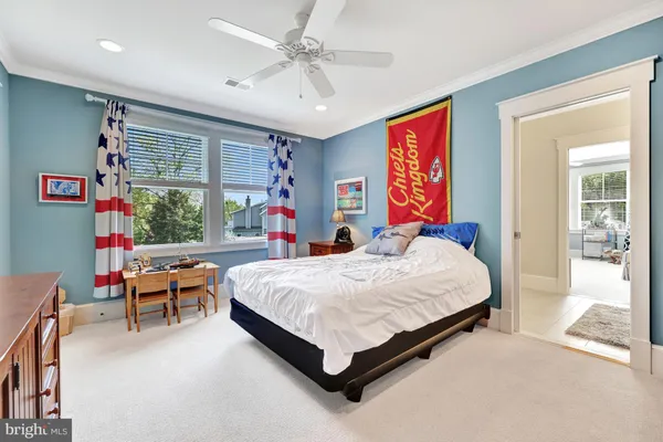 $1,990,000 | 504 Valley Drive Southeast, Vienna, VA 22180