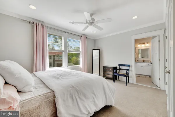 $1,990,000 | 504 Valley Drive Southeast, Vienna, VA 22180