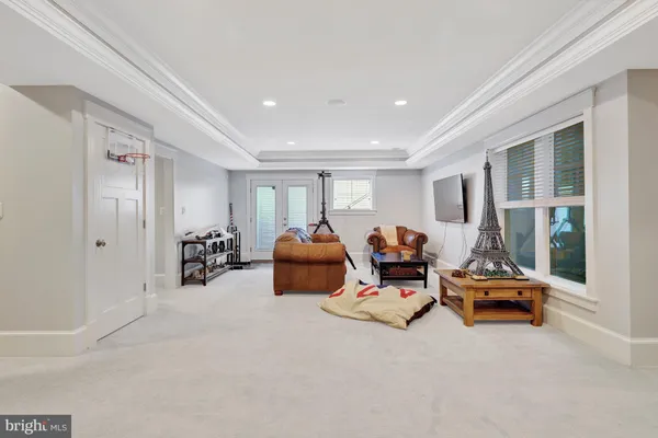 $1,990,000 | 504 Valley Drive Southeast, Vienna, VA 22180