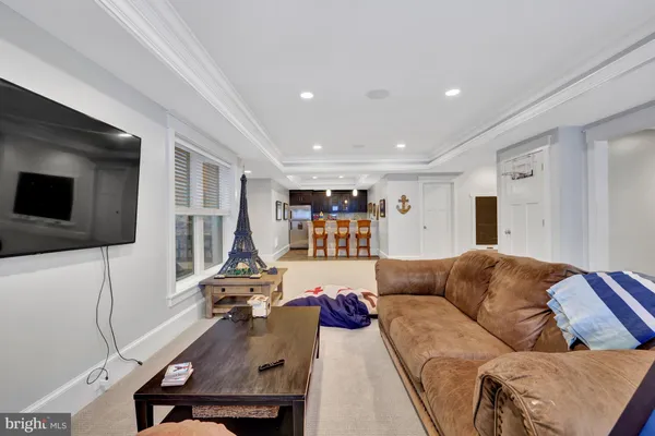 $1,990,000 | 504 Valley Drive Southeast, Vienna, VA 22180