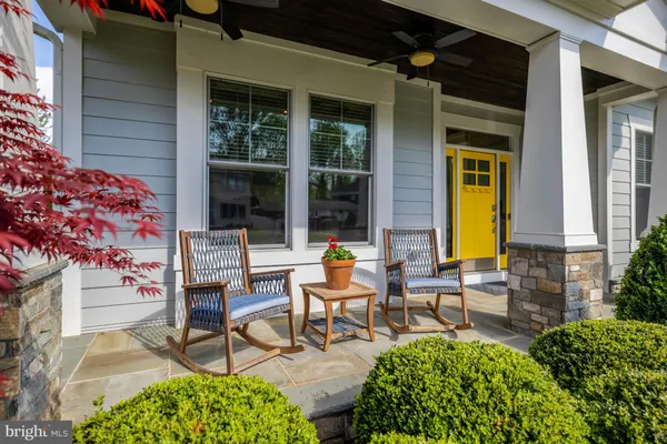 $1,990,000 | 504 Valley Drive Southeast, Vienna, VA 22180