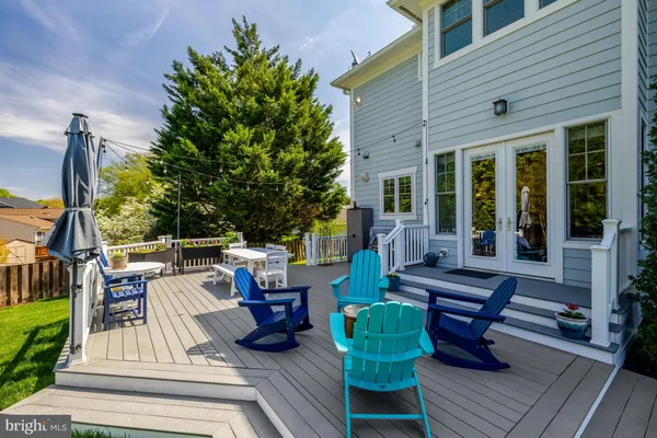 $1,990,000 | 504 Valley Drive Southeast, Vienna, VA 22180