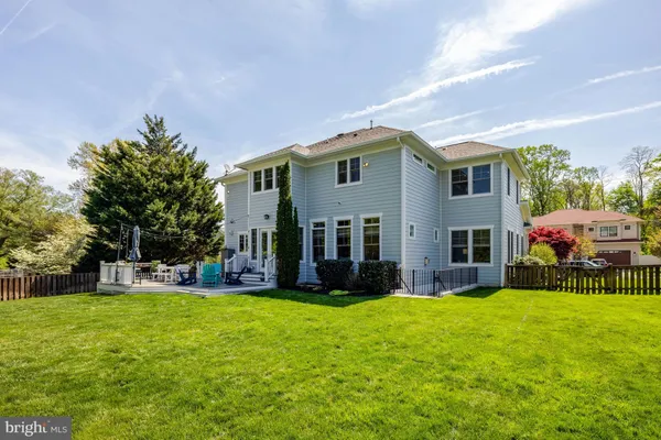 $1,990,000 | 504 Valley Drive Southeast, Vienna, VA 22180